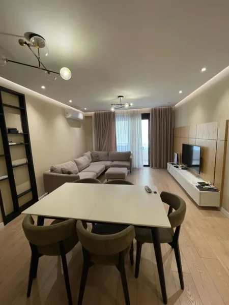Tirane, jepet me qera apartament 2+1+Ballkon , 90 m² 1.000 € 