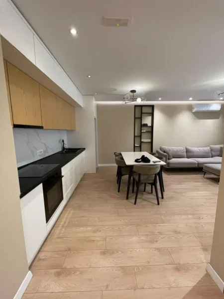 Tirane, jepet me qera apartament 2+1+Ballkon , 90 m² 1.000 € 