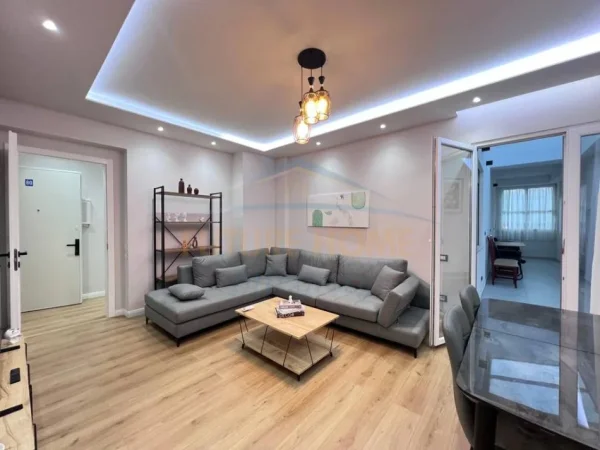 Tirane, shitet apartament 2+1+Verande,  Kati 11, 88 m² 258.000 € (Rruga e Kavajes)