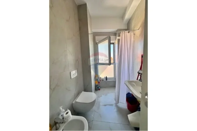 Tirane, shitet 2+1+Ballkon , 92 m² 175.000 € 