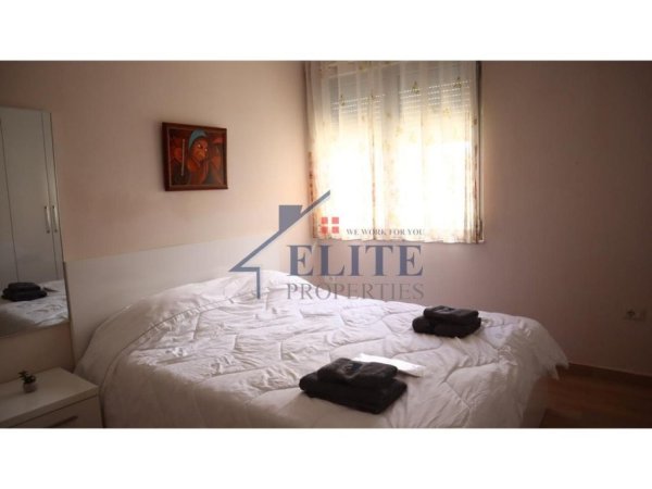 Tirane, jepet me qera apartament 2+1+Ballkon Kati 2, 75 m² 550 € (Rruga e Dibres)