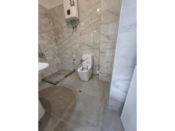 Tirane, jepet me qera apartament 2+1+Ballkon Kati 4, 96 m² 450 € (Casa Italia)