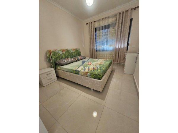 Tirane, jepet me qera apartament 2+1+Ballkon Kati 4, 96 m² 450 € (Casa Italia)