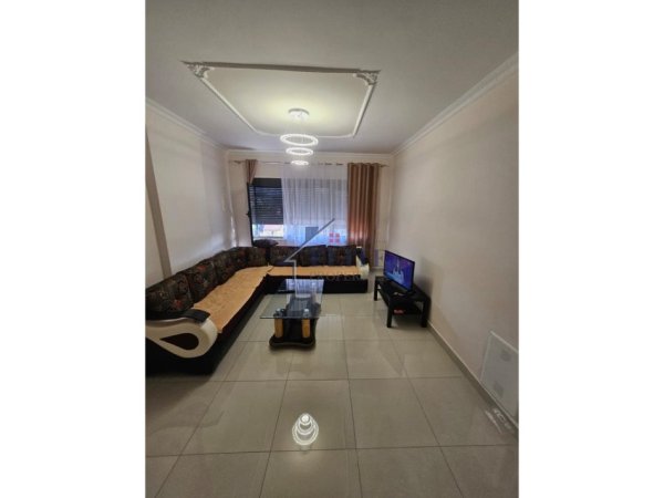 Tirane, jepet me qera apartament 2+1+Ballkon Kati 4, 96 m² 450 € (Casa Italia)