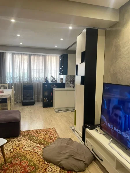 Tirane, jepet me qera apartament 3+1+Ballkon Kati 2, 135 m² 800 € (VASIL SHANTO)
