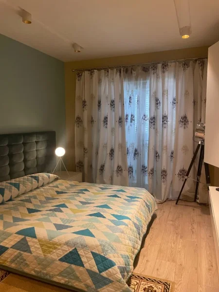 Tirane, jepet me qera apartament 3+1+Ballkon Kati 2, 135 m² 800 € (VASIL SHANTO)
