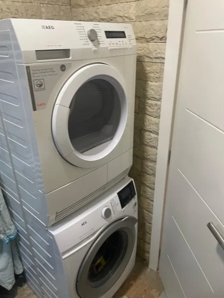 Tirane, jepet me qera apartament 3+1+Ballkon Kati 2, 135 m² 800 € (VASIL SHANTO)