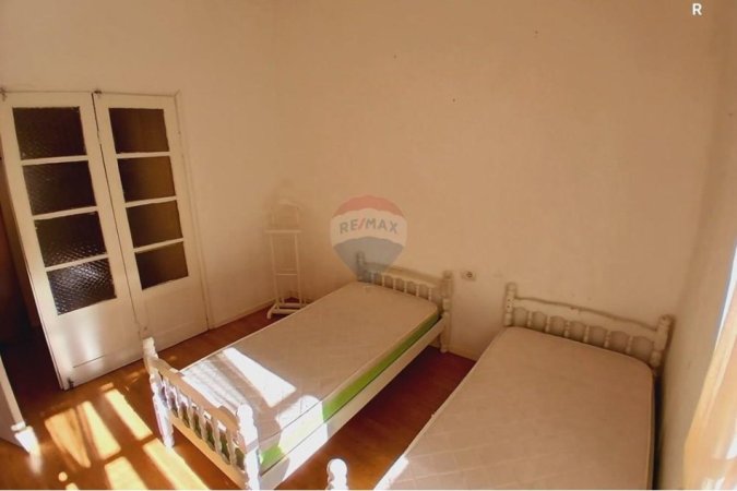 Tirane, jepet me qera apartament 2+1 , 80 m² 600 € (bllok)