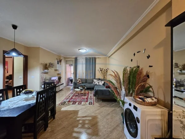 Tirane, shitet apartament 2+1 Kati 3, 103 m² 129.000 € 