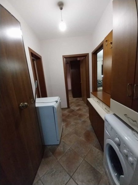 Tirane, jepet me qera apartament 1+1+Ballkon Kati 3, 70 m² 500 € (komuna e parisit)