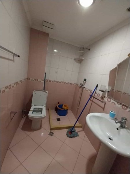 Tirane, jepet me qera apartament 1+1+Ballkon Kati 3, 70 m² 500 € (komuna e parisit)