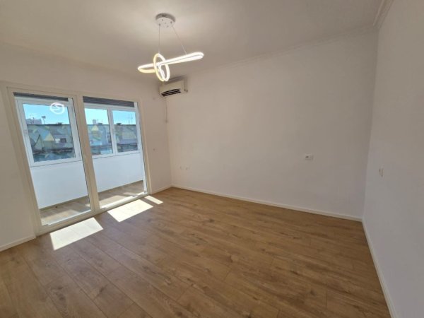 Tirane, shitet apartament 2+1+Ballkon Kati 4, 77 m² 145.000 € (RRUGA BARDHYL)