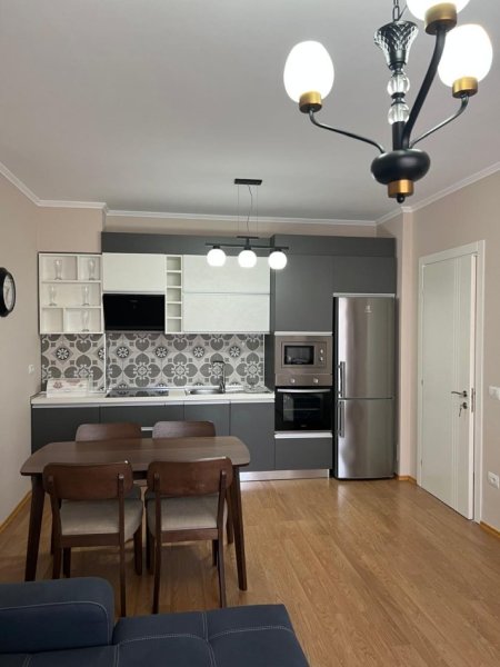Tirane, jepet me qera apartament 1+1+Ballkon Kati 3, 70 m² 750 € (Rruga e Kavajes)