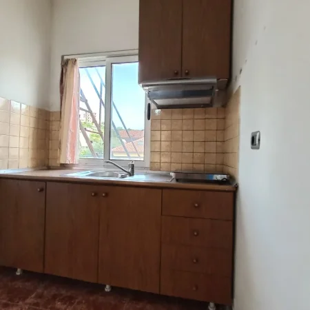 Vlore, jap me qera garsonier Kati 3,  (Ervehe gorrishti)