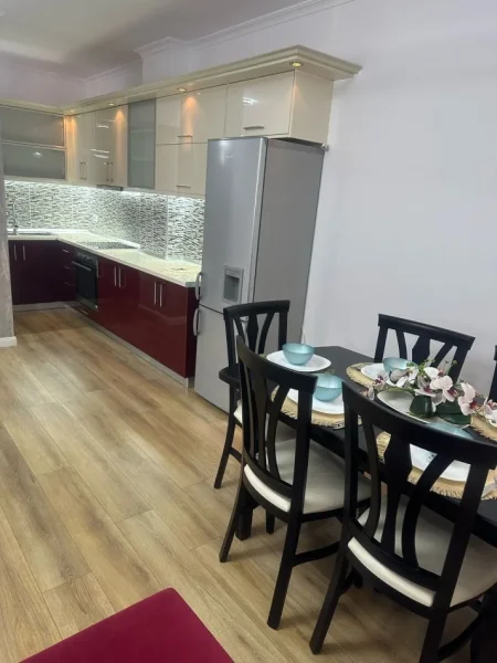 Tirane, shes apartament 2+1+Ballkon Kati 4, 101 m² 145.000 € (kombinat)