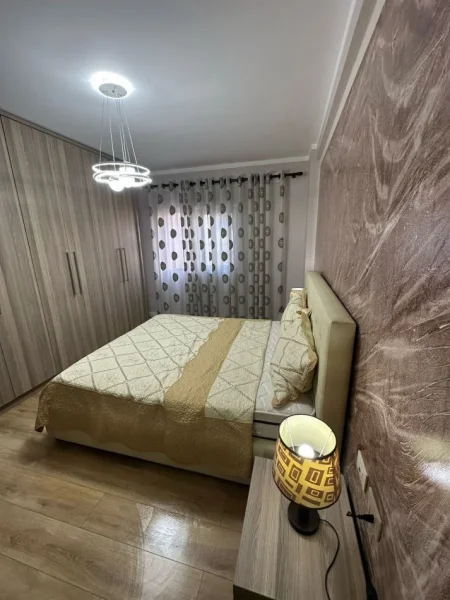 Tirane, shes apartament 2+1+Ballkon Kati 4, 101 m² 145.000 € (kombinat)