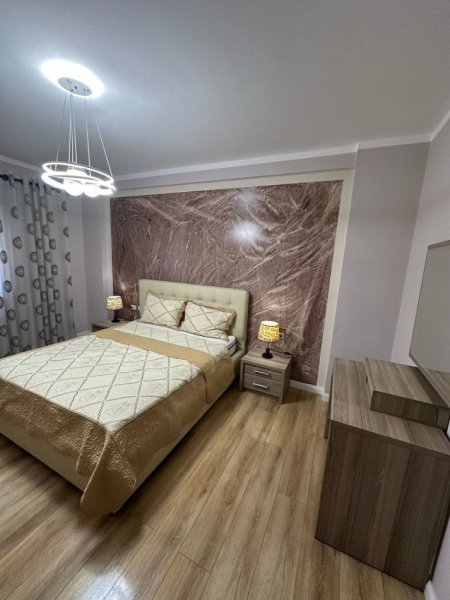 Tirane, shes apartament 2+1+Ballkon Kati 4, 101 m² 145.000 € (kombinat)