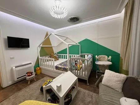 Tirane, jepet me qera apartament 2+1+Ballkon Kati 8, 197 m² 2.500 € 