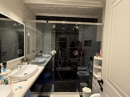 Tirane, jepet me qera apartament 2+1+Ballkon Kati 8, 197 m² 2.500 € 