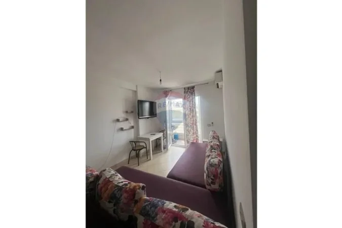 Tirane, jepet me qera apartament 1+1 , 400 € (Rruga Mikel Maruli, Astir, Tiran)