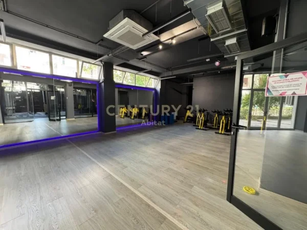 Tirane, shitet ambjent biznesi , 357 m² 537.000 € (Liqeni i Thate)