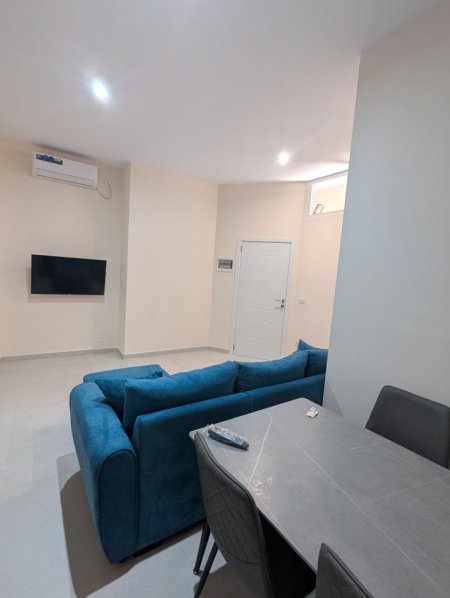 Tirane, jepet me qera apartament 1+1 Kati 0, 50 m² 500 € (RRuga Rica Cerrova)