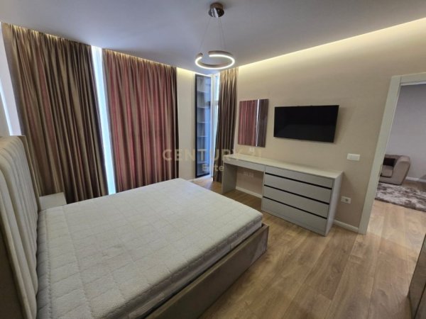 Tirane, jepet me qera apartament 1+1 Kati 2, 74 m² 650 € (BULEVARDI I RI)