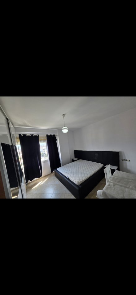Tirane, jepet me qera apartament 2+1+Ballkon Kati 4, 100 m² 470 € (Rruga 5 Maji)