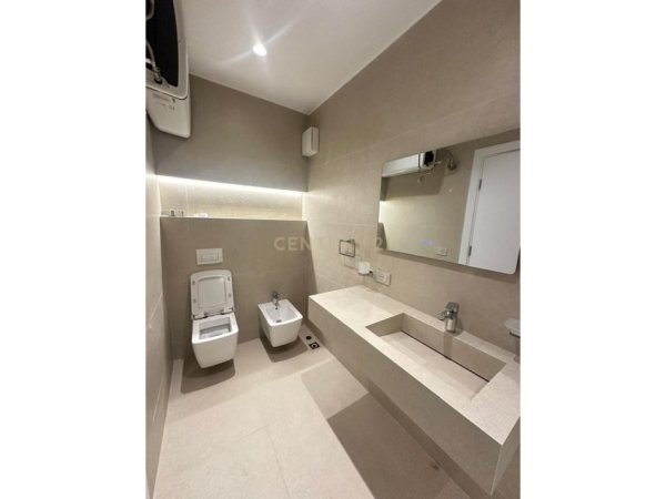 Tirane, jap me qera apartament+verande | Penthouse 3+1 Kati 3, 175 m² 1.400 € (Kodra e Diellit 2)