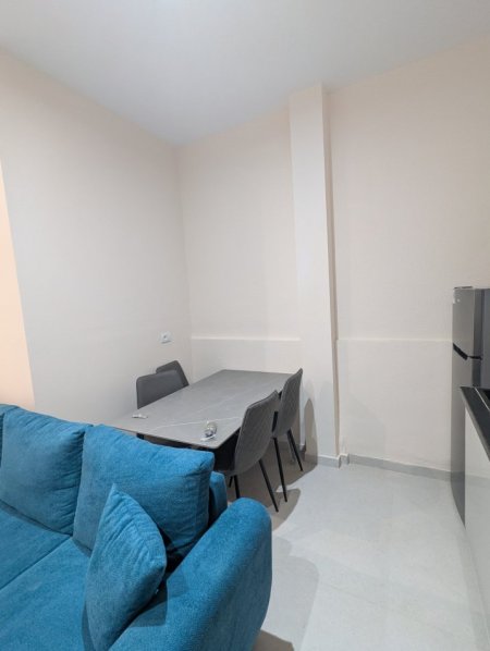 Tirane, jepet me qera apartament 1+1 Kati 0, 50 m² 500 € (RRuga Rica Cerrova)