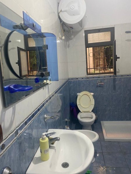 Tirane, jepet me qera apartament 1+1+Ballkon Kati 0, 75 m² 350 € (ne rrugen Don Bosko Tirane.)