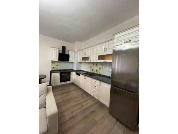 Tirane, jepet me qera apartament 2+1 Kati 2, 90 m² 450 € (Fresku)