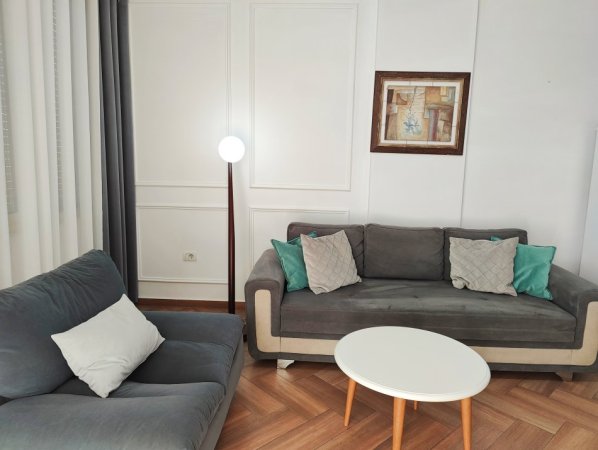 Tirane, jepet me qera apartament 1+1 Kati 5, 420 € (Rruga Teodor Keko, Astir. Te Ozone electronics)