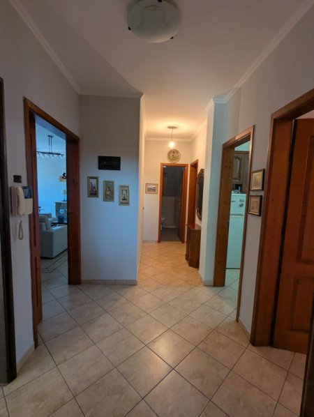 Tirane, jepet me qera apartament 2+1+Aneks Kati 1, 107 m² 700 € (Rruga Riza Cerova)