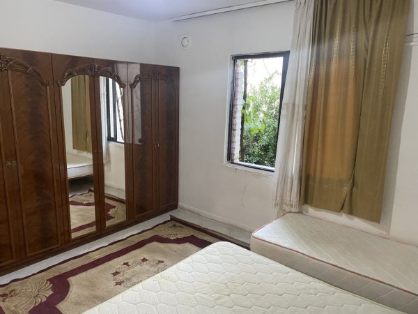 Shqiperi, jepet me qera shtepi 1+1+Aneks+Ballkon Kati 2, 300 € (Rruga Todi Shkurti)
