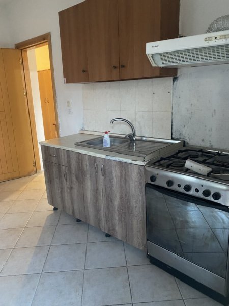 Shqiperi, jepet me qera shtepi 1+1+Aneks+Ballkon Kati 2, 300 € (Rruga Todi Shkurti)