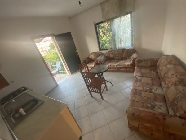Shqiperi, jepet me qera shtepi 1+1+Aneks+Ballkon Kati 2, 300 € (Rruga Todi Shkurti)
