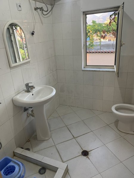 Shqiperi, jepet me qera shtepi 1+1+Aneks+Ballkon Kati 2, 300 € (Rruga Todi Shkurti)