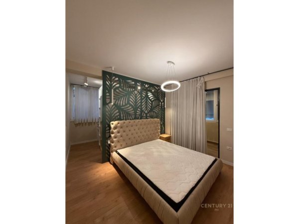 Tirane, shitet apartament 2+1+Aneks+Ballkon Kati 3, 113 m² 158.000 € (Shkoze)