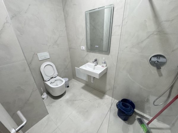 Tirane, jepet me qera apartament 1+1 Kati 2, 55 m² 420 € (Fuat toptani)