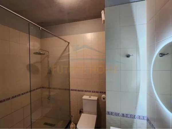 Tirane, jepet me qera zyre Kati 5, 165 m² 1700€