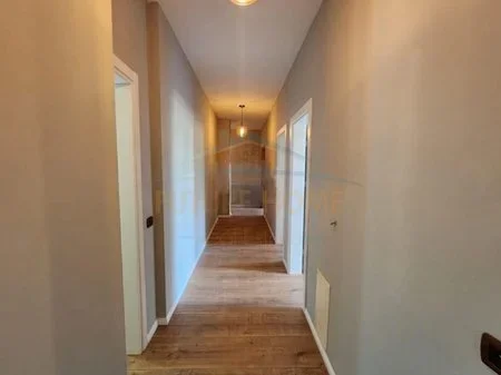 Tirane, jepet me qera zyre Kati 5, 165 m² 170.000 € 