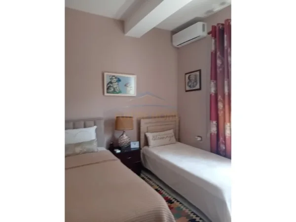Tirane, shitet apartament 2 Katshe , 196 m² (Rruga Jorgo Plaku , Tiranë)