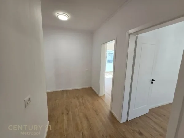 Tirane, shes apartament 2+1 Kati 4, 77 m² 145.000 € (Rruga Bardhyl)