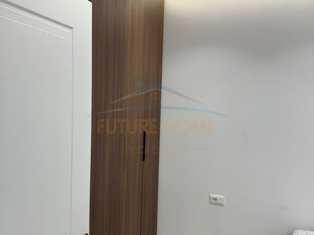 Tirane,jepet me qera apartament 1+1 Kati 1,