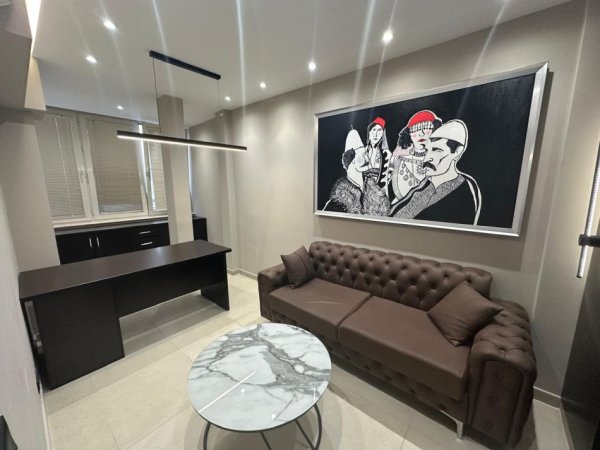 Tirane, jepet me qera zyre Kati 2, 35 m² 600 € 