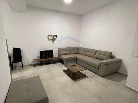 Tirane, shitet apartament 1+1 Kati 4, 9.600.000 € 