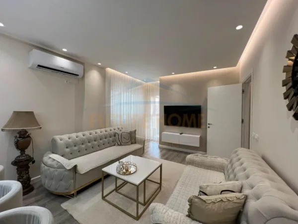 Tirane, shitet apartament 1+1 Kati 8, 58 m² 123.000 € 