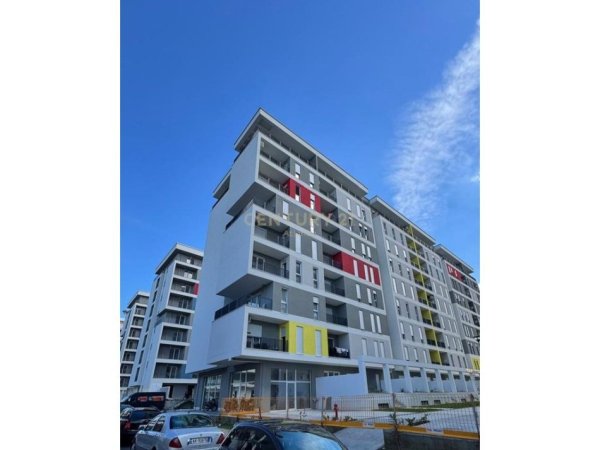 Tirane, shitet 2+1+Ballkon Kati 8, 106 m² 130.000 € (Univers city prane Qendres Tregtare QTU, Tiranë)
