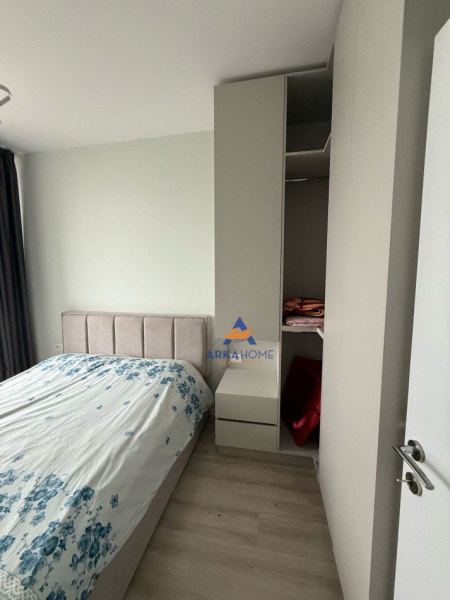 Tirane, jepet me qera apartament 1+1+Ballkon Kati 9, 50 m² 750 € (SELVIA)